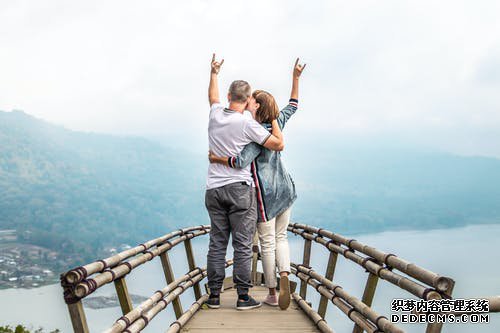 类似H动漫欧美牲交黑粗硬大在线视频，一次对另类文化的深度剖析